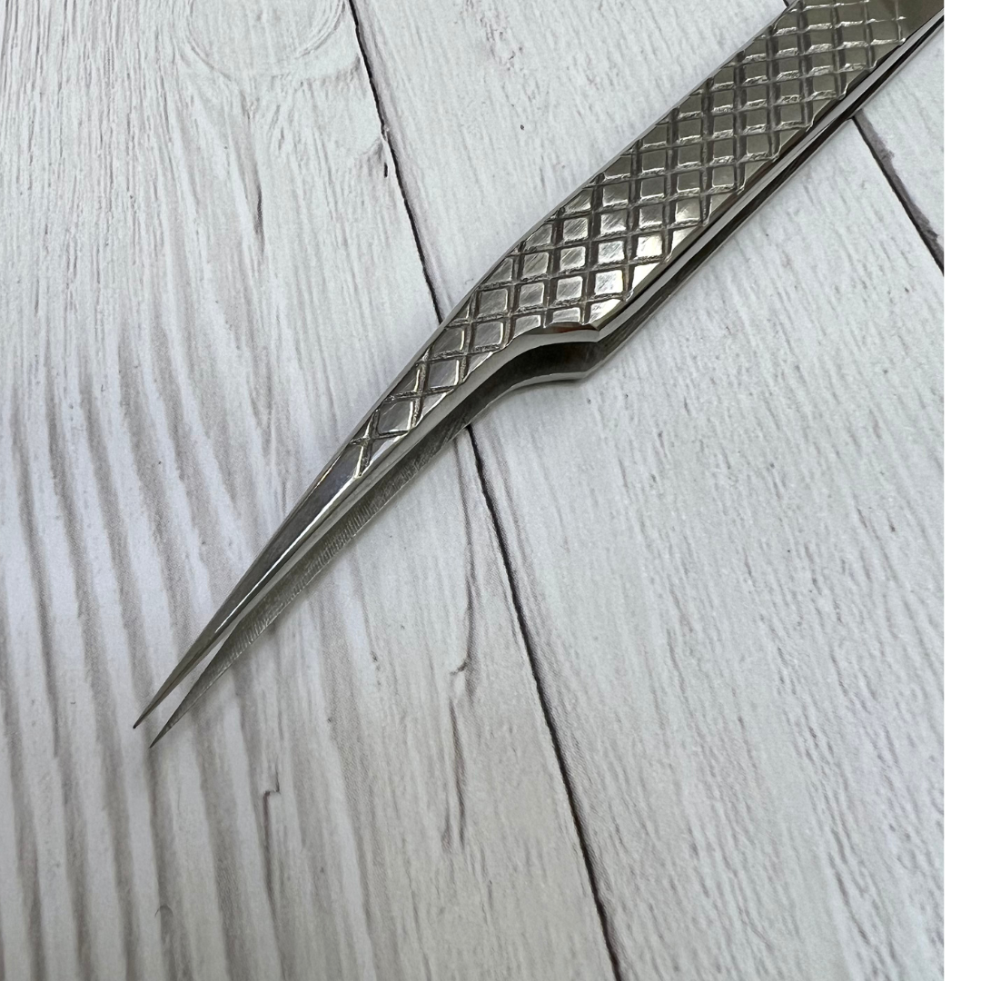 Tweezer Slight Curved for Isolation by Exotique Lashes - Exotique  Lashes