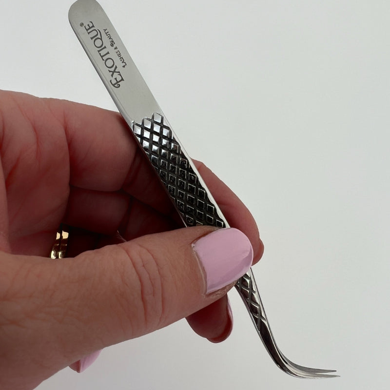 Strong Curved Tweezer for Eyelash Extensions Shiny Finish