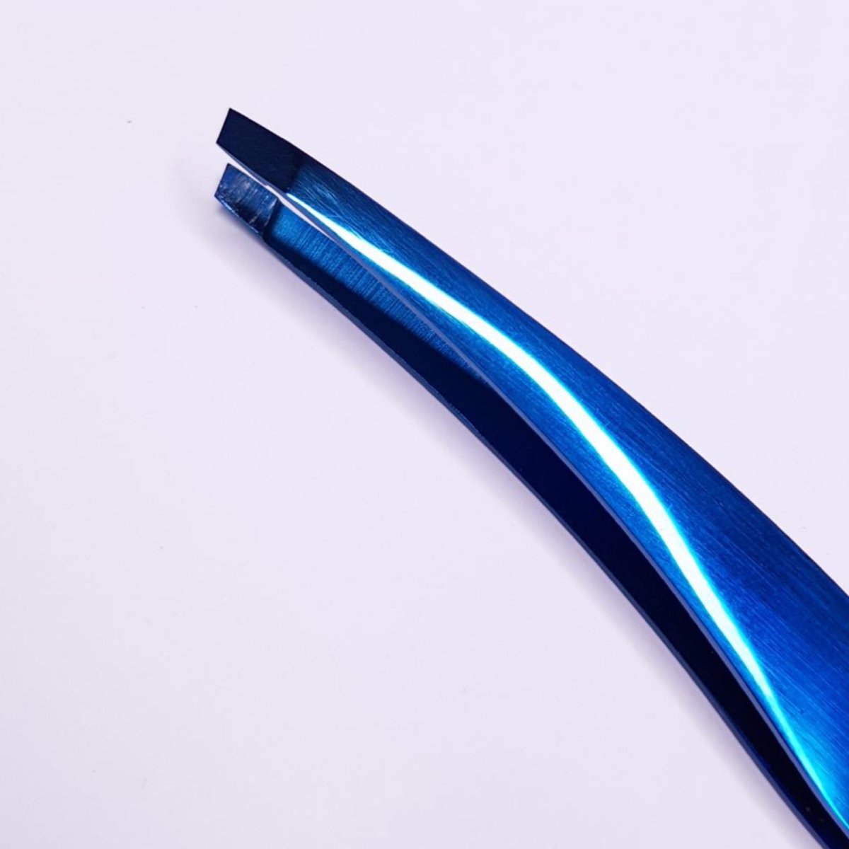 Brow Tweezers - Sapphire Blue - Exotique Lashes