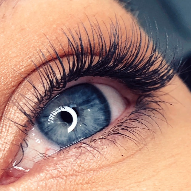 Online Eyelash Extension Training Course-secure with a deposit of