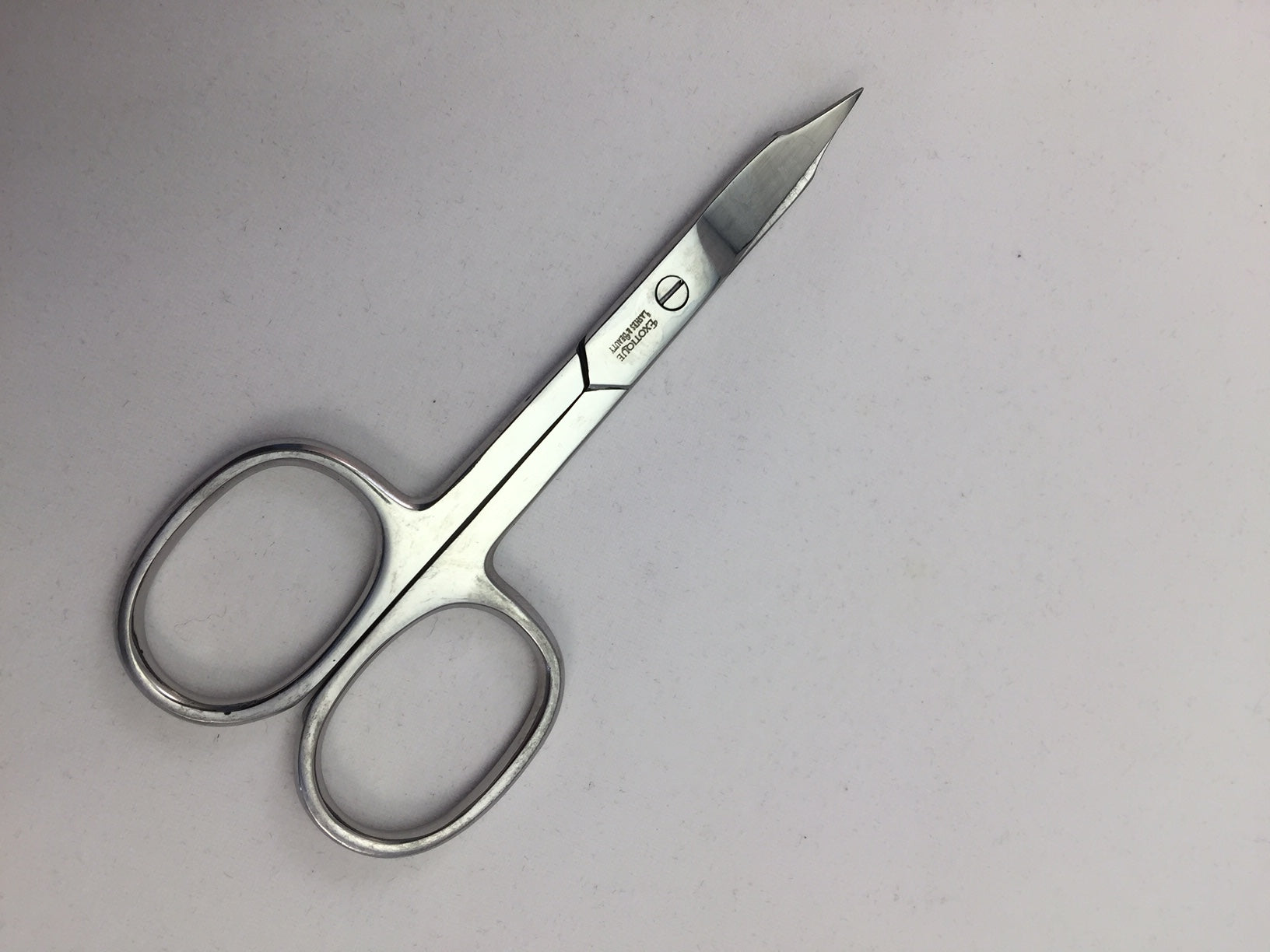 Curved scissors for eyelash Extensions - Exotique  Lashes